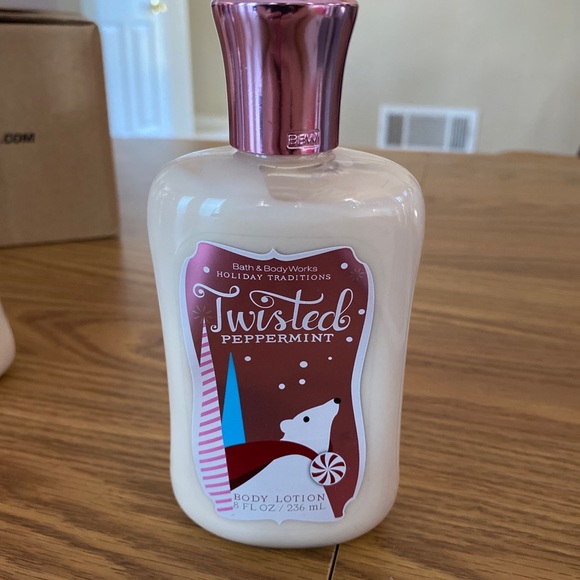 Bath and body works SUGAR PLUM SWIRL SOLD, Paris SOLD and vanilla RUM SOLD - Picture 3 of 6